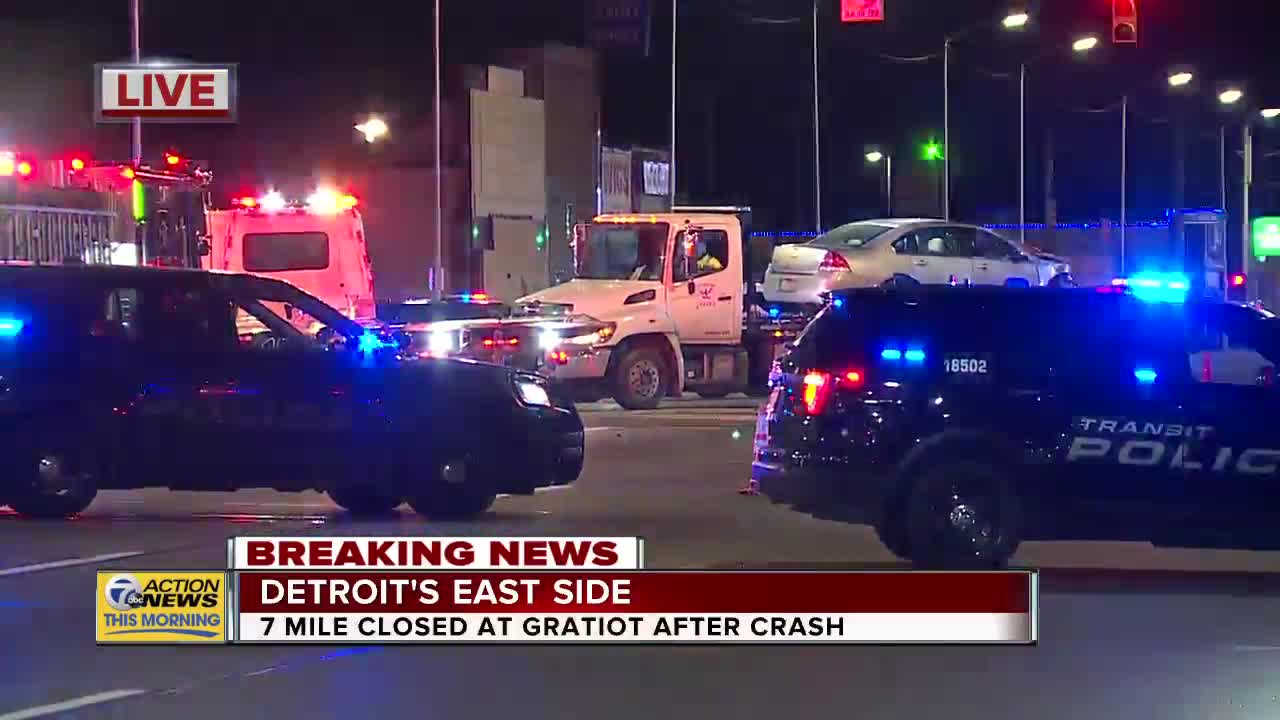 Crash shuts down 7 Mile at Gratiot