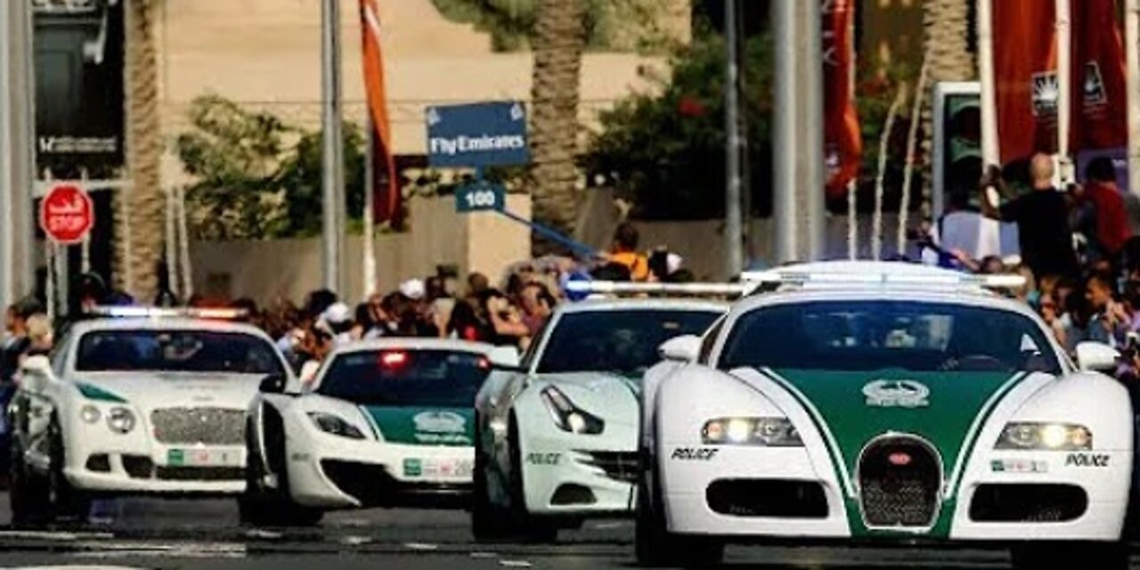 Dubai Police Cars VS Racer