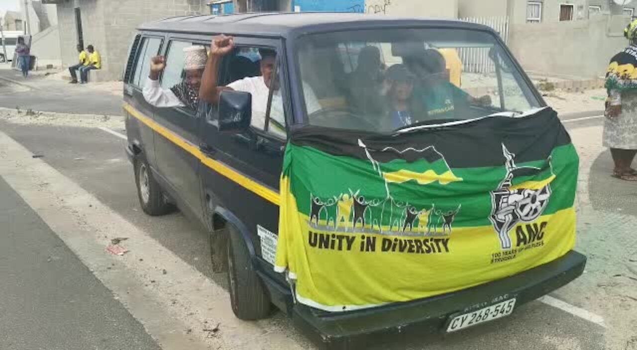 SOUTH AFRICA - Cape Town - ANC door to door campaign (oYY)