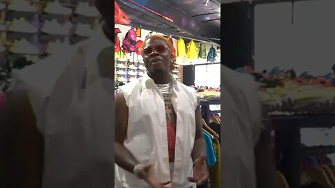 Gunna & Runitbackturbo fight for a Vlone piece at CoolKicks 😂🔥💰 