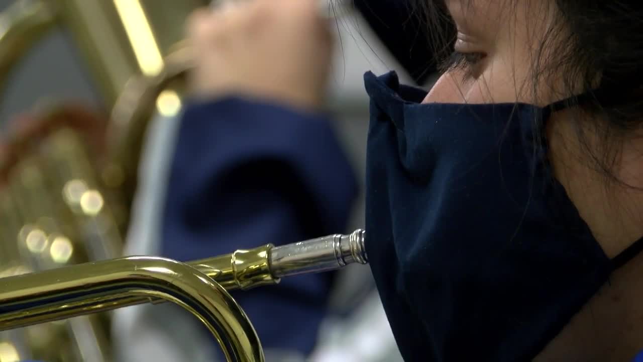 Mask for musicians keeps the music playing