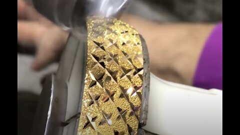 How do they make star engraving bracelets?
