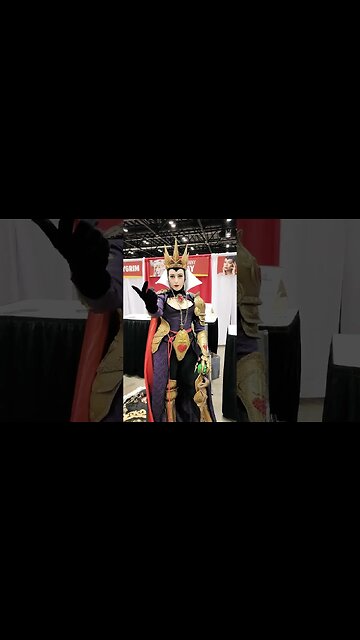 Maleficent Cosplay | Sleeping Beauty | Megacon | 4K