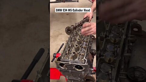 BMW E34 M5 Cylinder Head #bmw #diy #bmwm5 #restoration #bmwe34 #cars #engine #mechanic #automotive