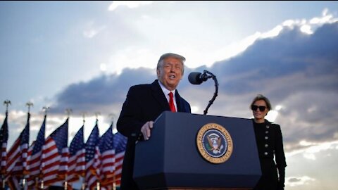 La promesa de Trump en su último discurso: "Los queremos y volveremos de alguna forma y otra vez"