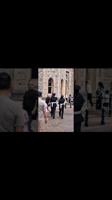 Make way for the King's guard 39 engineer regiment #toweroflondon