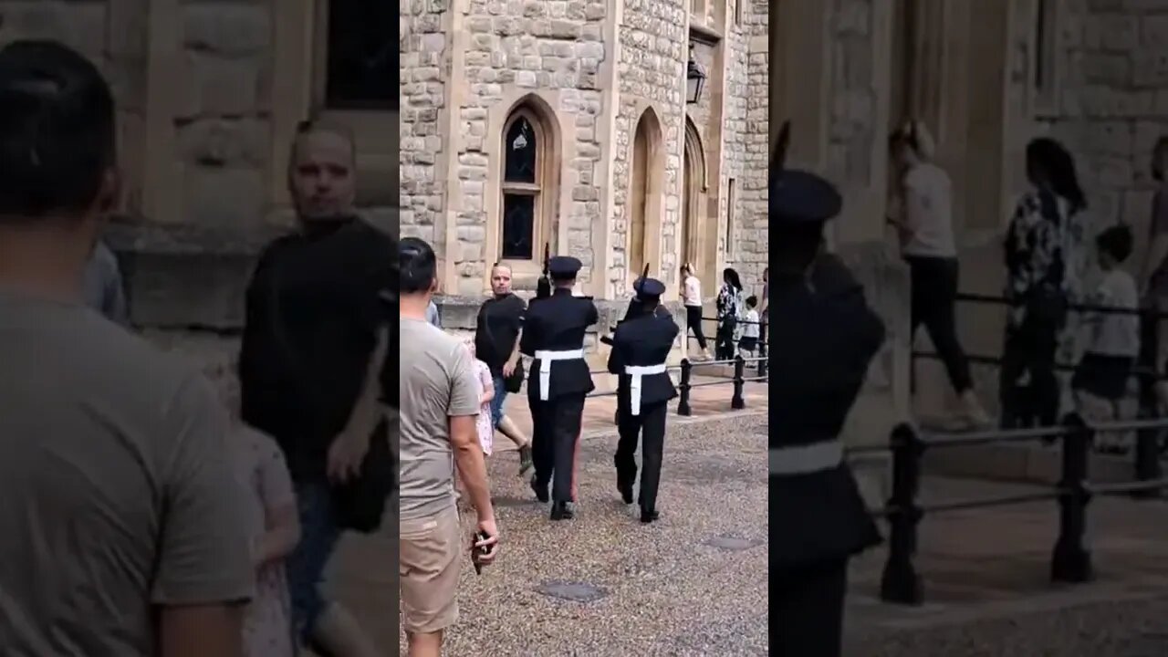 Make way for the King's guard 39 engineer regiment #toweroflondon