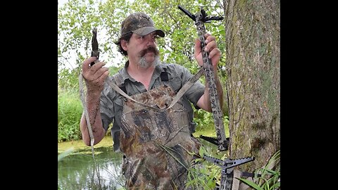 GEAR- What does Dan Infalt take hunting each day?