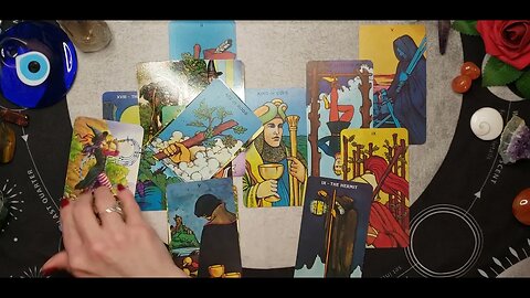 Gemini Tarot "Moving on" (April/May)