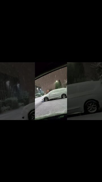 Snowing in Oregon #Snowing #snow #weather #freezing #BeavertonOregon #oregon #winter #portland #ice