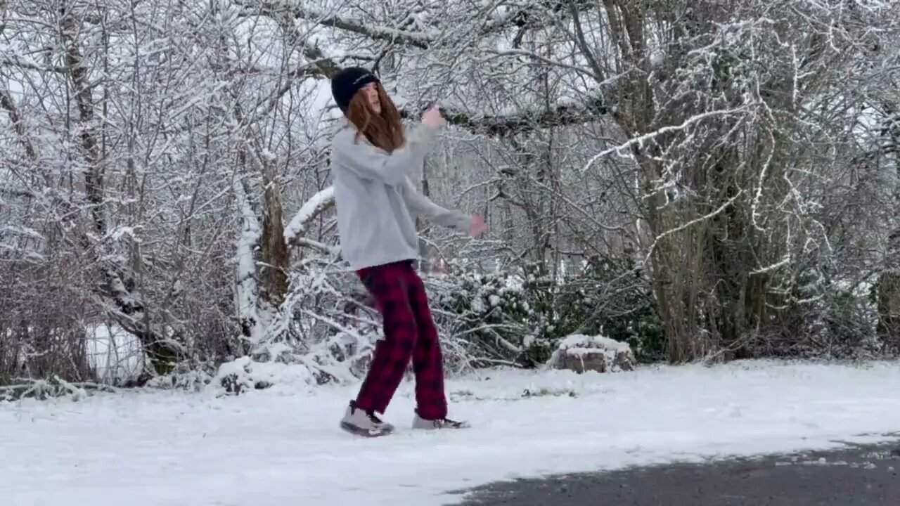 Yung Alone - Snow Day (Visualizer) Prod. @krazy8beatz