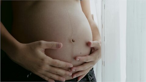 What Is the Black Line That Forms in the Middle of the Belly During Pregnancy?