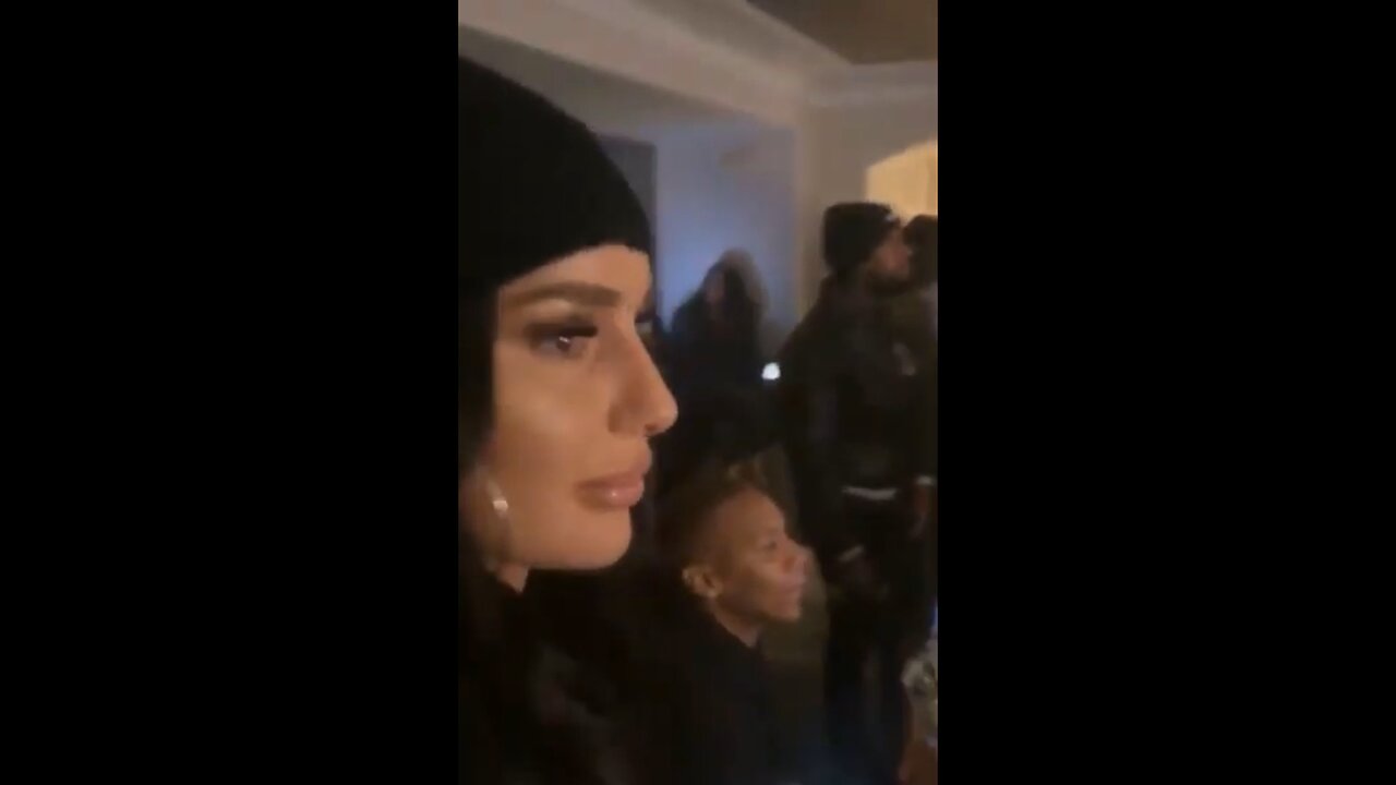 Yesjulz vulture city instagram live stream