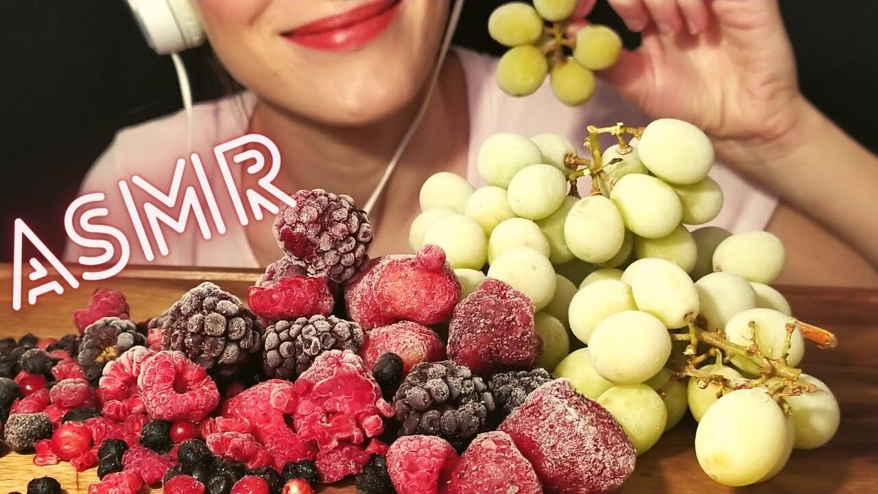 Crunchy stress relieving sounds of eating frozen fruits๐๐๐