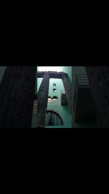 Do you think you can climb that? Temple d'August #barcelona