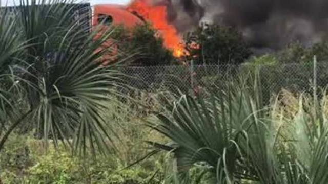 Truck fire causes delays on I-95 in West Palm Beach