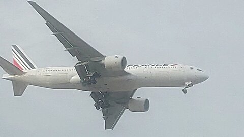 Boeing 777-200ER F-GSPY coming from Paris to Fortaleza
			