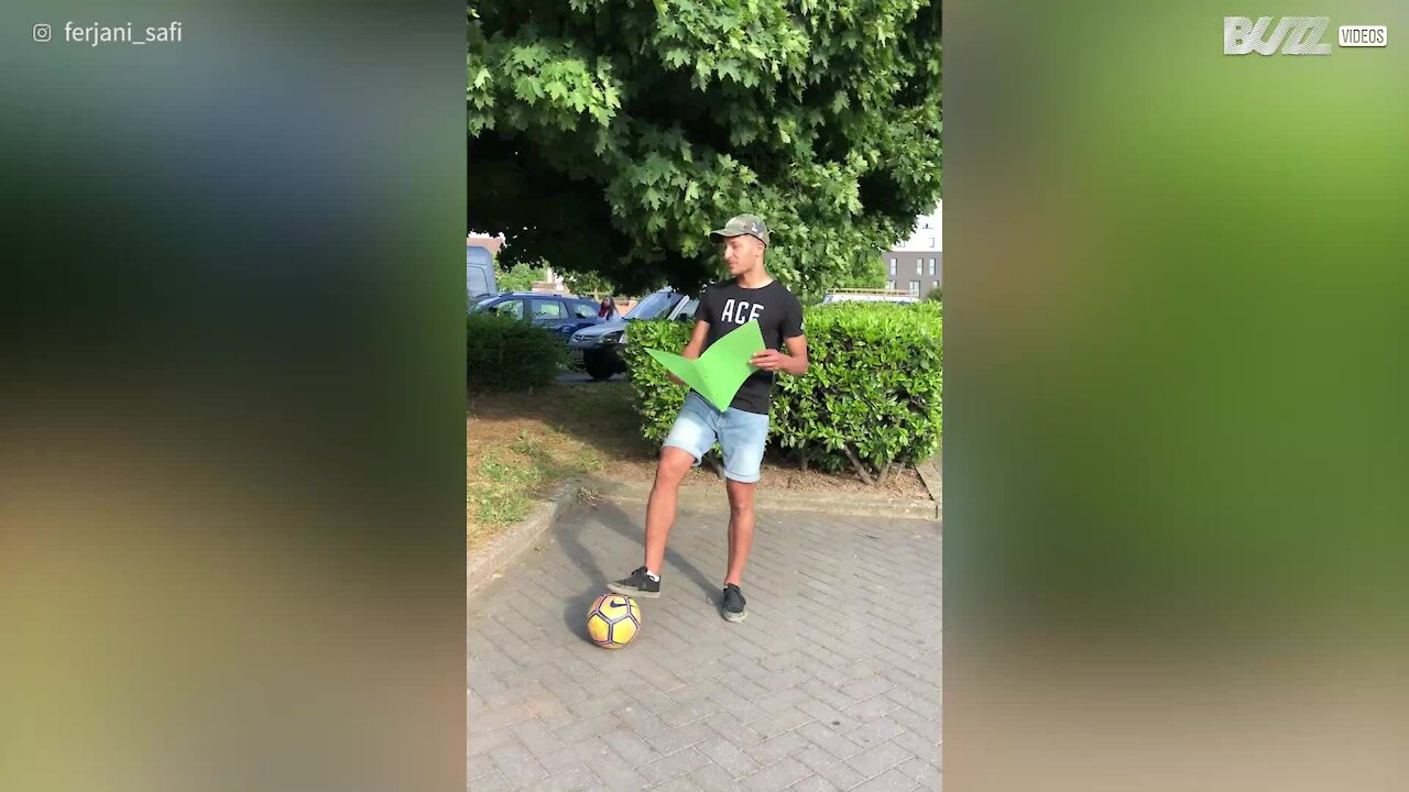 Jogar futebol, ler e fazer uma cesta ao mesmo tempo? É possível!