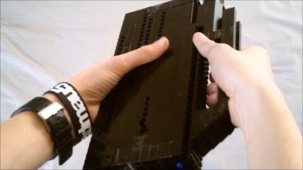 Call Of Duty: MW3: LEGO FMG-9 (Foldable)