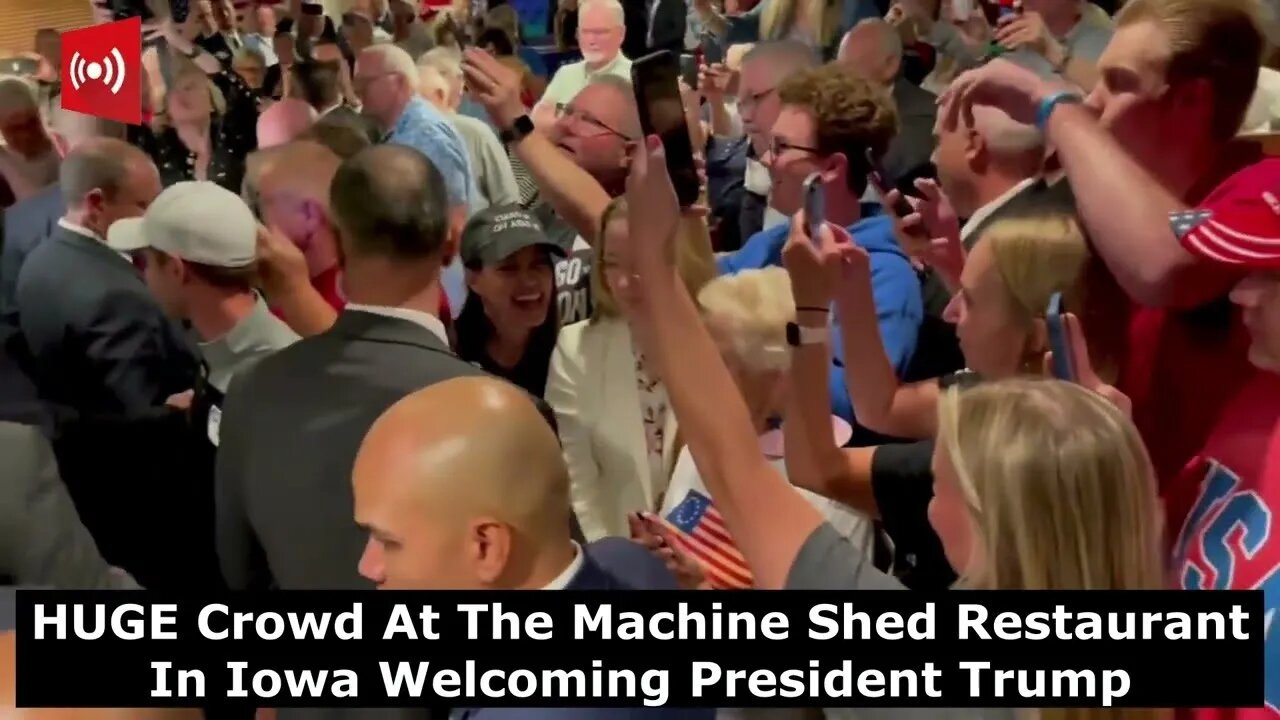 MASSIVE Crowd Welcoming President Trump at The Machine Shed Restaurant in Urbandale, Iowa