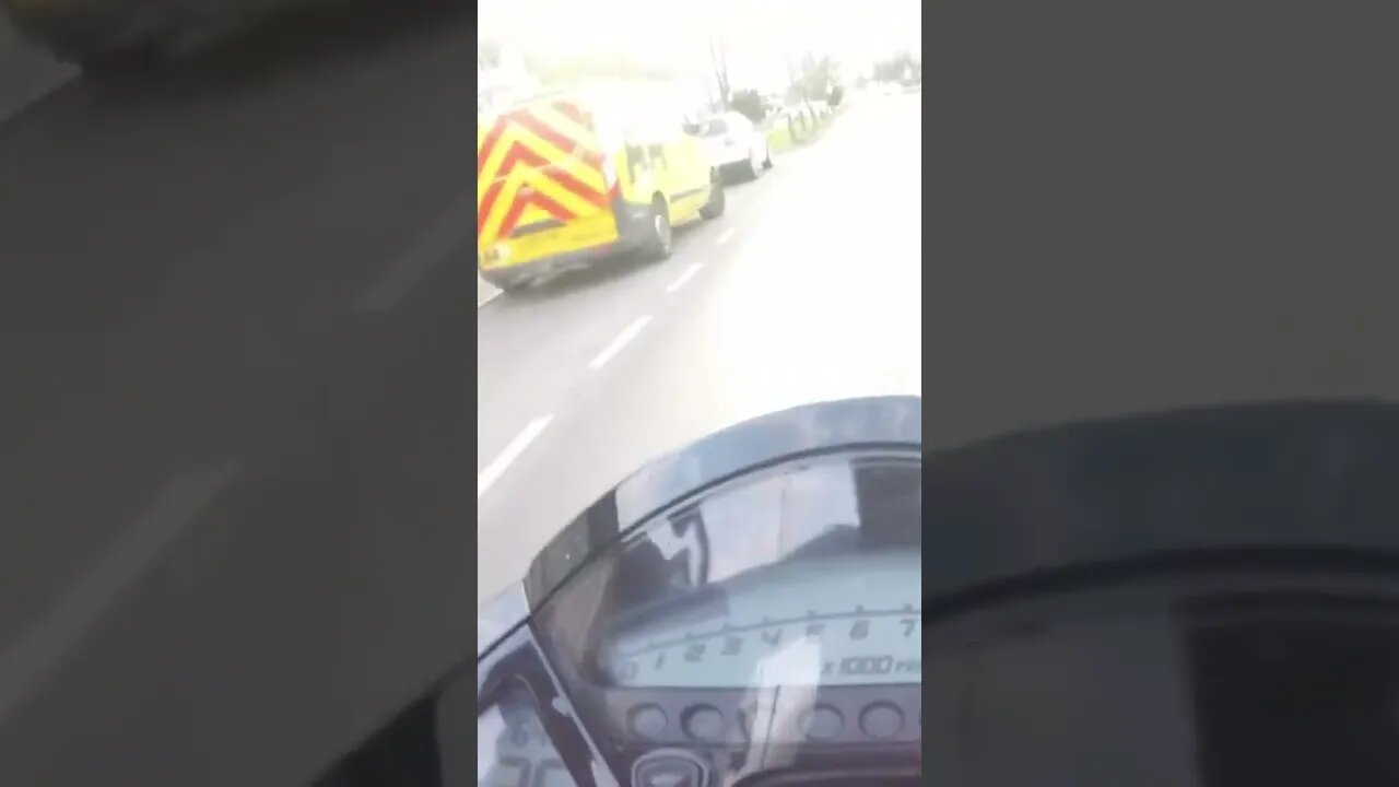 CB1000 CLUTCH UP WHEELIE 100MPH