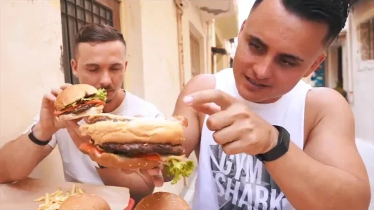 WER SCHAFFT MEHR KALORIEN IN 24 STUNDEN I TEAM Cheat Day Battle in Griechenland %%% 13