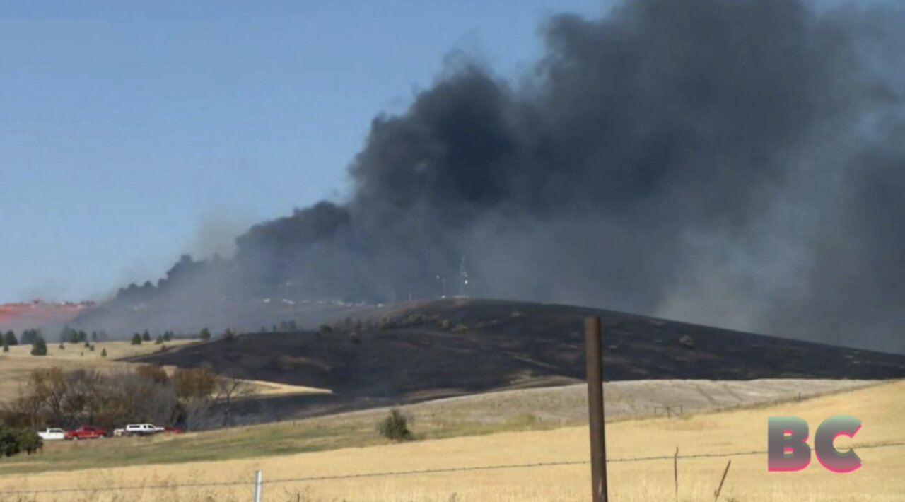 1 dead, ‘many structures lost’ as wildfire threat grows in Washington state