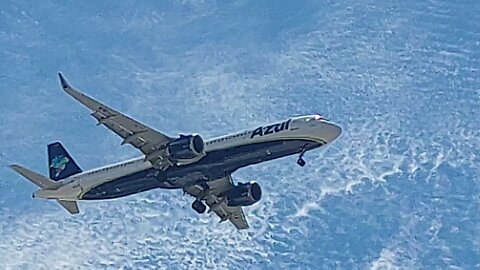 Airbus A321NEO PR-YJA coming from Campinas and Airbus A321 PT-XPF coming from Natal to Fortaleza