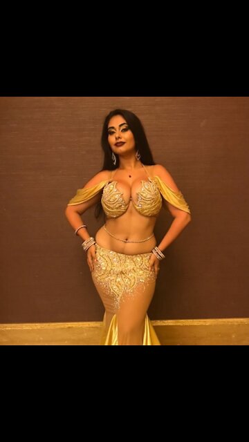 Gorgeous belly dancing show