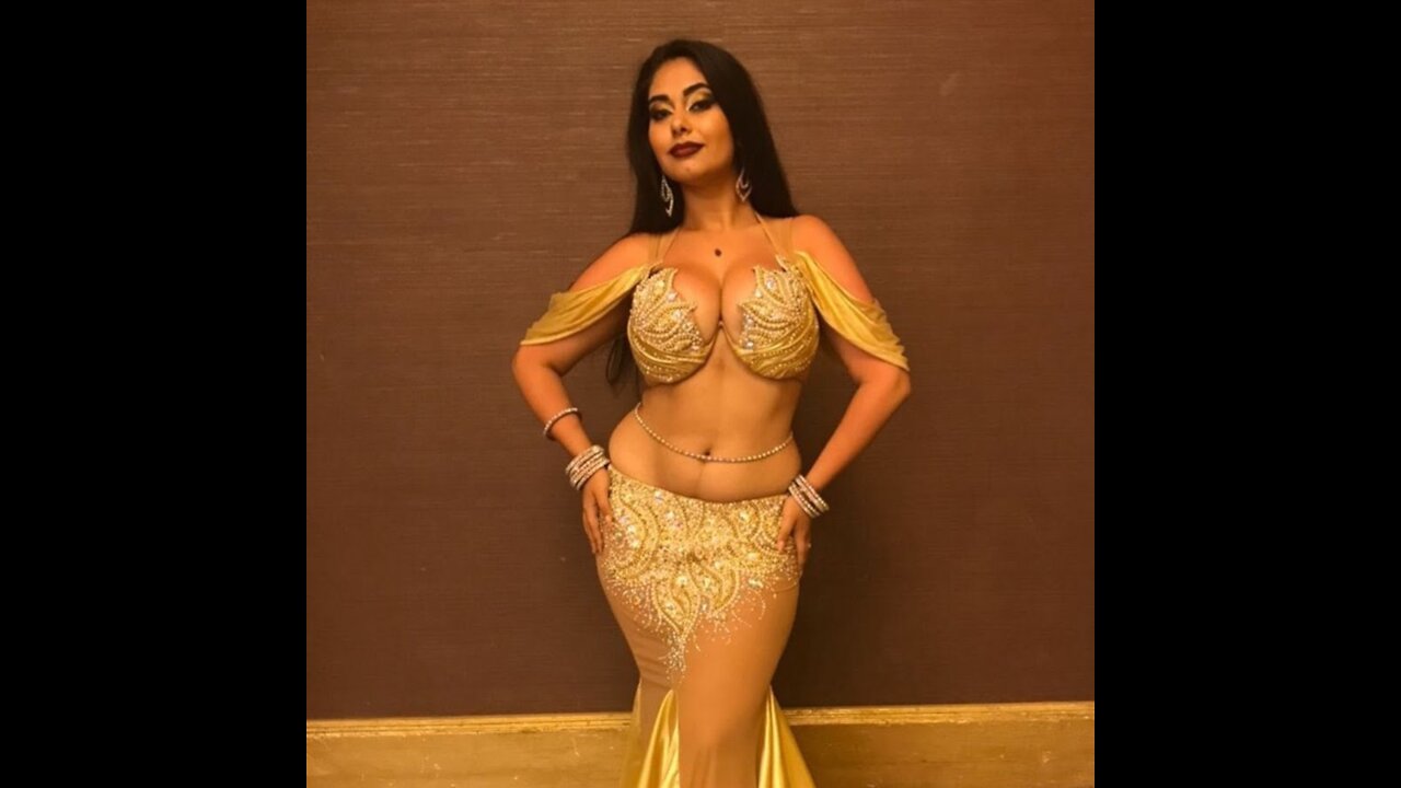 Gorgeous belly dancing show