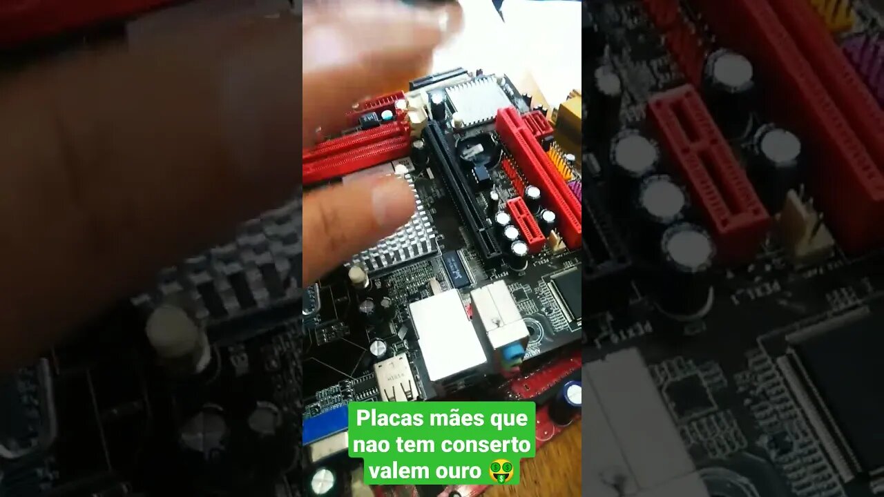 Você NUNCA pode jogar placa mãe que não tem conserto no lixo. Veja o motivo. 😬