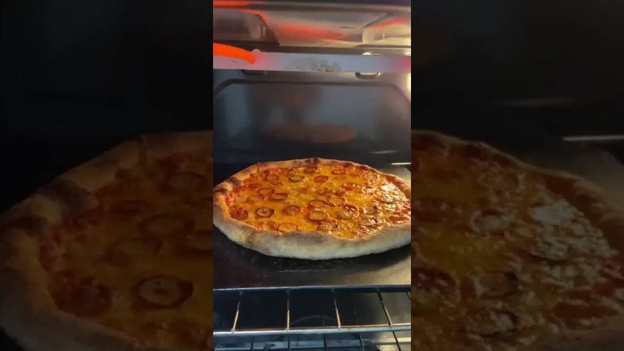 Pepperoni pizza | @pizzaioloharri on IG 🍕😍 #shorts