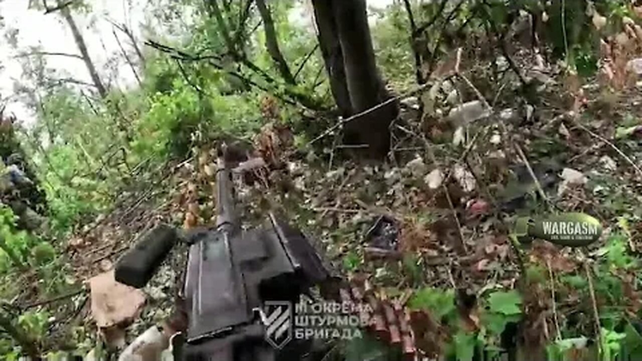 FPV Ukrainian Azov machine gunner caught up in blast