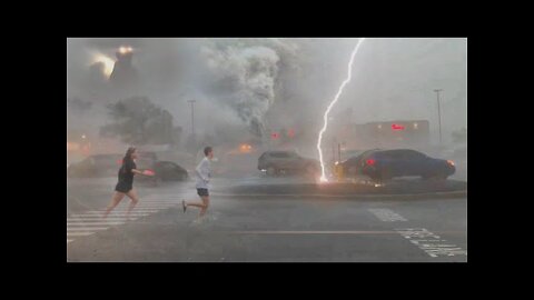 THE SUN DISAPPEARED IN USA ! ?? SCARY DARK CLOUDS AND TERRIBLE HAILSTORM HITS TEXAS