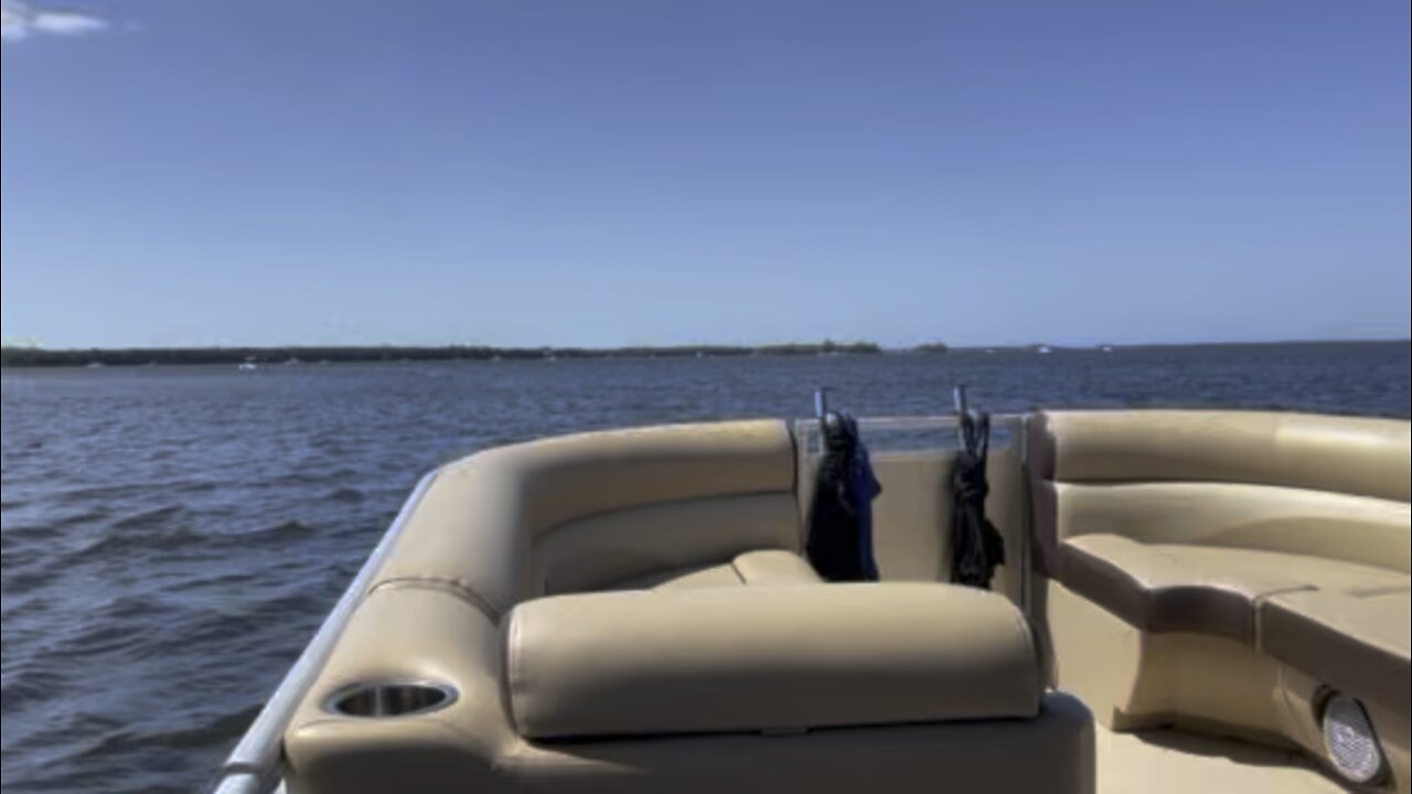 Heading up the Caloosahatchee River April 12,2022