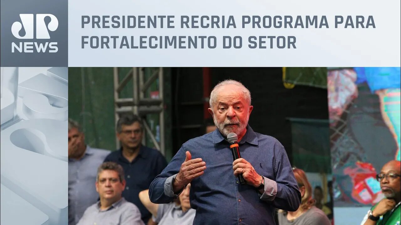 Lula participa de cerimônia com catadores de material reciclável no Palácio do Planalto