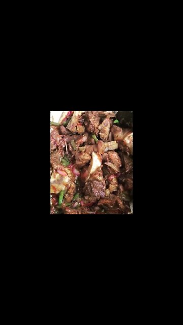 Mmmmm beefy | @vivians_kitchen on IG 🐂😋 #shorts