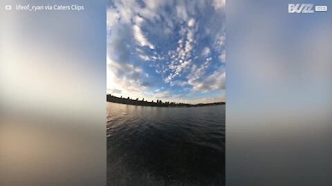 Deux amis réalisent le "wine challenge" sur un jet ski!