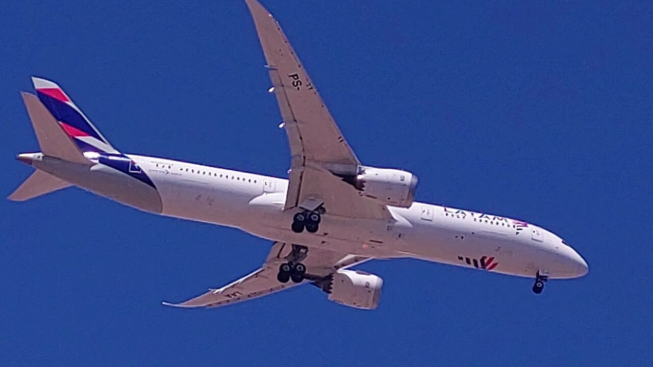 Boeing 787-9 PS-LAA vindo de Guarulhos para Fortaleza