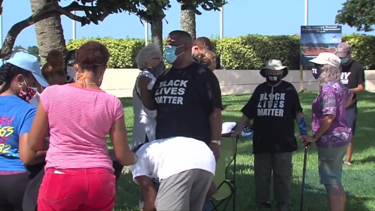 Crowds gather in West Palm Beach for Juneteenth