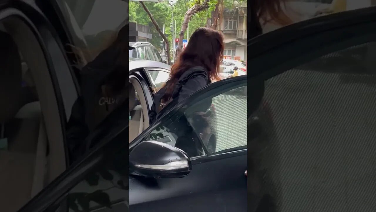 Disha Patani spotted outside her car!💥💥#entertainment #bollywood