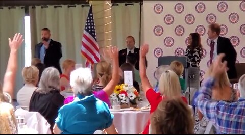 👀Maricopa County: Audience Show of hands: nearly half received extra mail in ballots