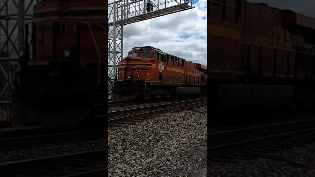 Heritage Engine Norfolk Southern Up Close #train #railfan #asmr #trainhorn #railway #norfolksouthern