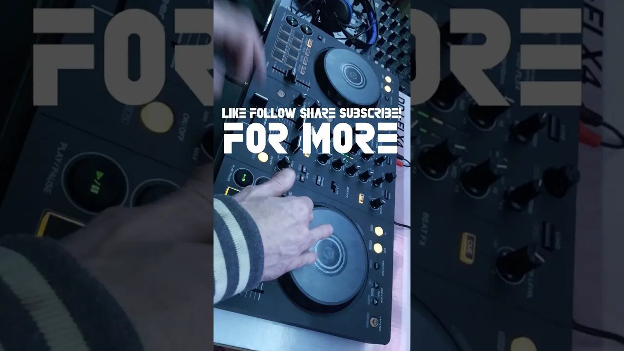 Scratching to UK Happy Hardcore on the Pioneer ddj-flx4 #shorts #ukhardcore #scratching