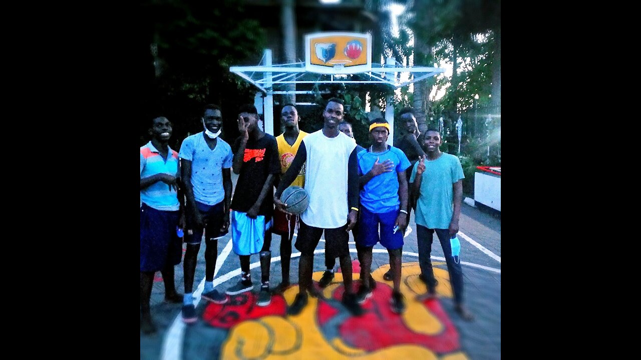 Hooping 3x3 with trash talkers at backyard court part 1