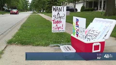 Non-profit makes signs to bring hope to Lee's Summit