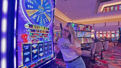 Playing Slots On The Fremont Street Experience Las Vegas Is FUN!