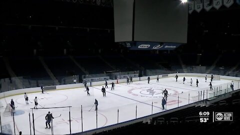 Bolts open season at Amalie Arena