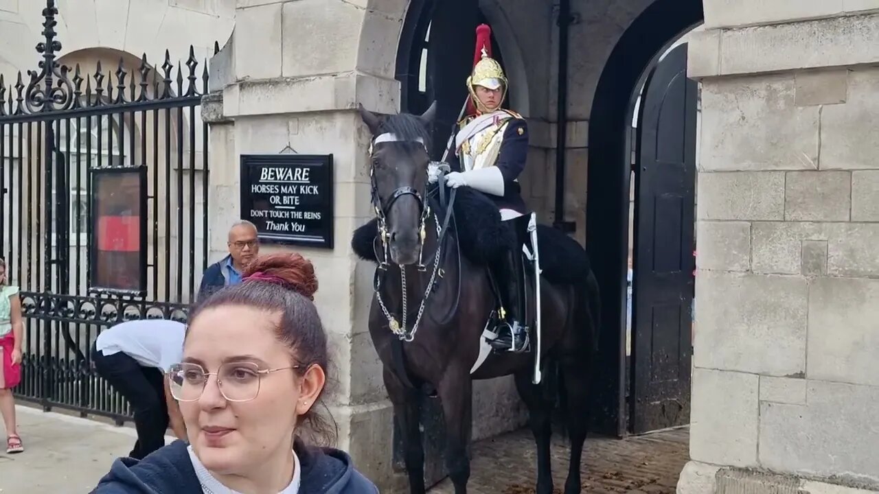 Tourist's not listening changing of the guard #horseguardsparade