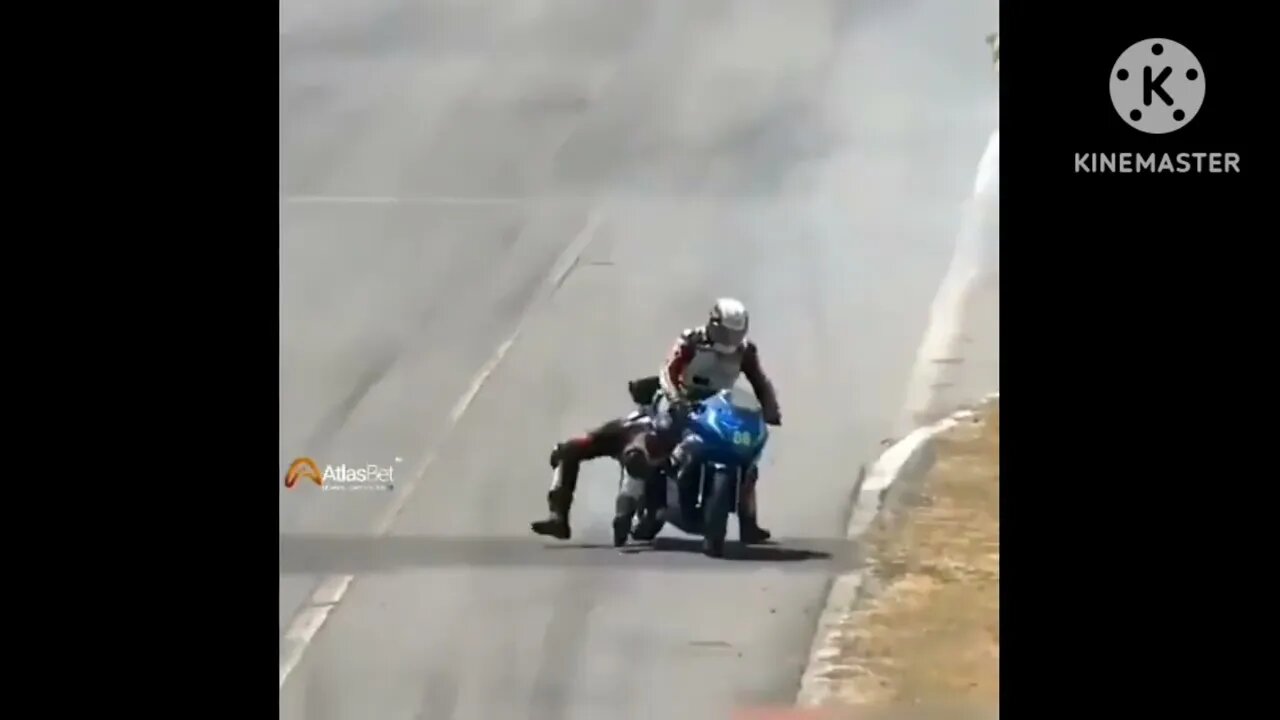 amazing reaction during motorbike race...😂😂